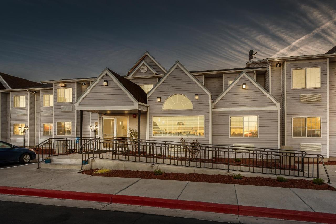 Quality Inn & Suites Near Nas Fallon Luaran gambar