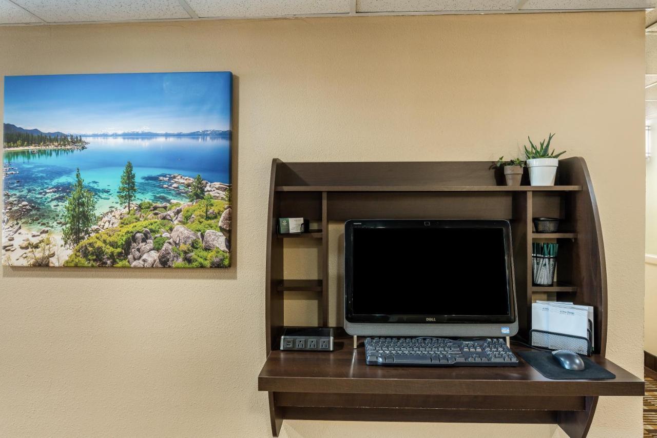 Quality Inn & Suites Near Nas Fallon Luaran gambar