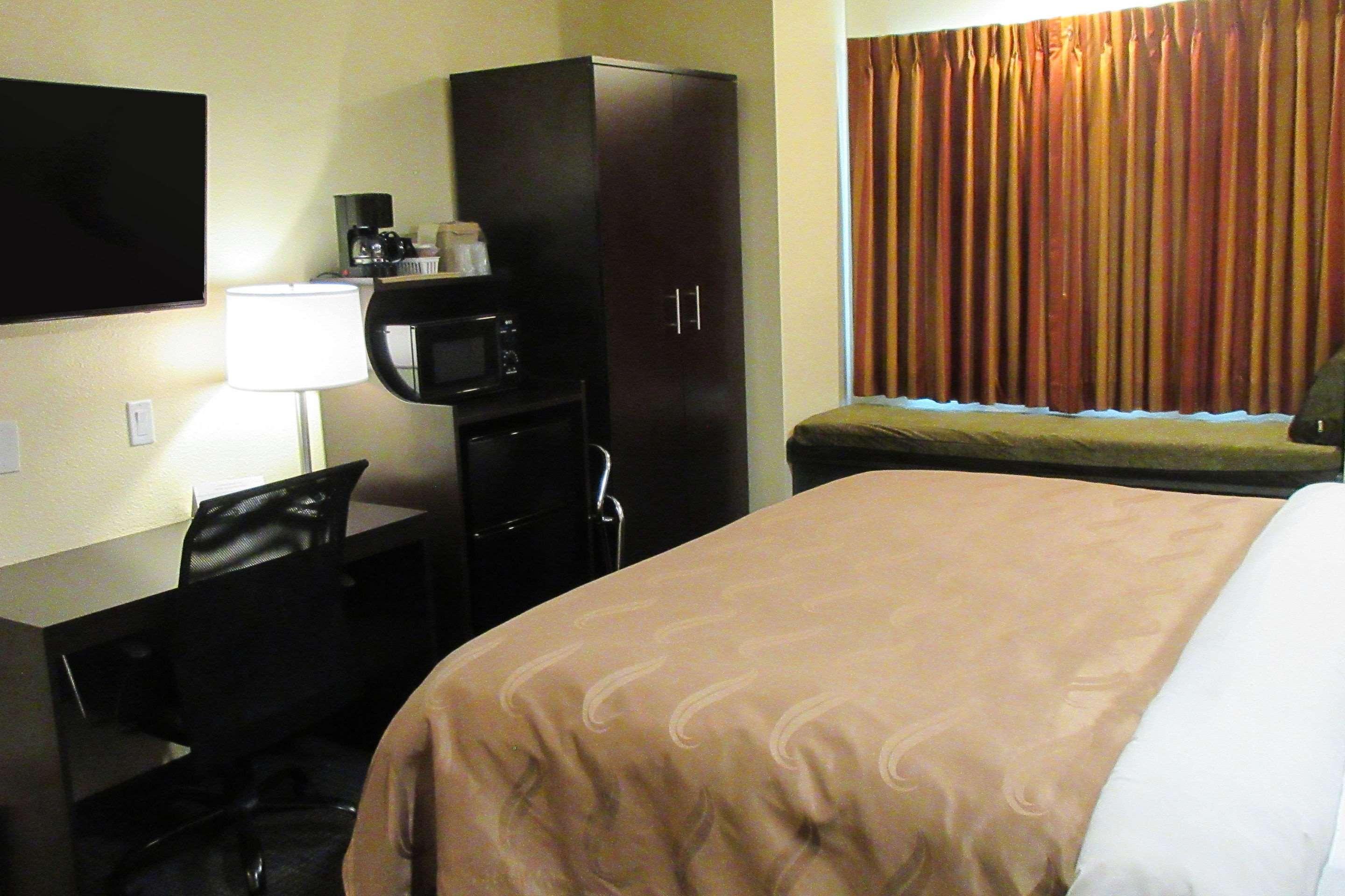 Quality Inn & Suites Near Nas Fallon Luaran gambar