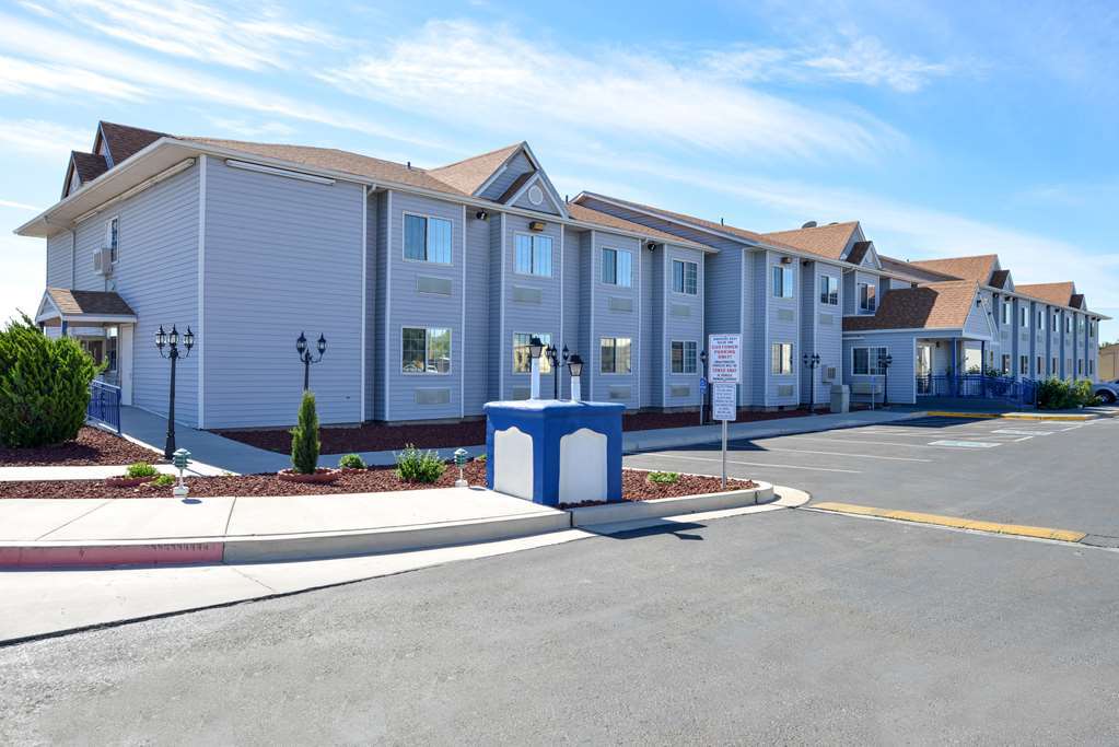 Quality Inn & Suites Near Nas Fallon Luaran gambar